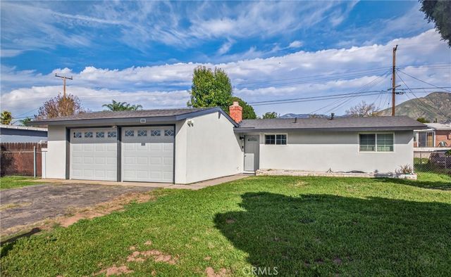 26960 26960 14Th st, Highland, CA 92346