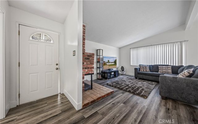 26960 26960 14Th st, Highland, CA 92346