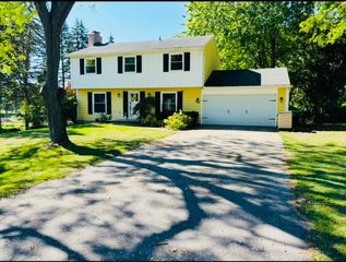 118 W Gloucester Drive, Saginaw, MI 48609