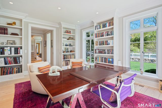 24 Llewellyn Drive, New Canaan, CT 06840