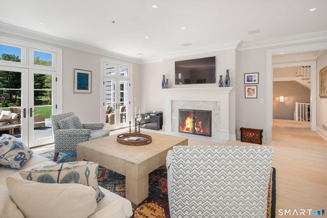 24 Llewellyn Drive, New Canaan, CT 06840