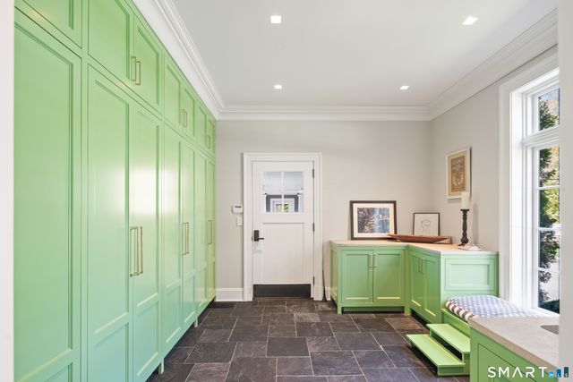 24 Llewellyn Drive, New Canaan, CT 06840