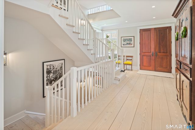 24 Llewellyn Drive, New Canaan, CT 06840
