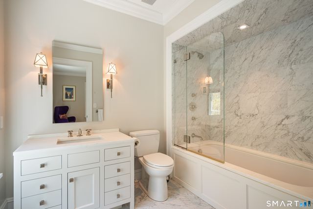 24 Llewellyn Drive, New Canaan, CT 06840