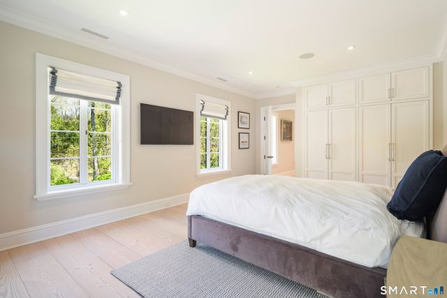 24 Llewellyn Drive, New Canaan, CT 06840