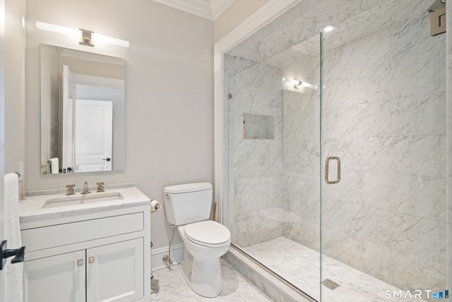 24 Llewellyn Drive, New Canaan, CT 06840