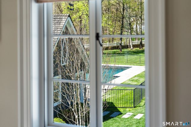 24 Llewellyn Drive, New Canaan, CT 06840