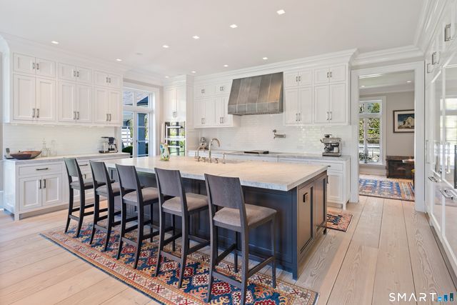 24 Llewellyn Drive, New Canaan, CT 06840