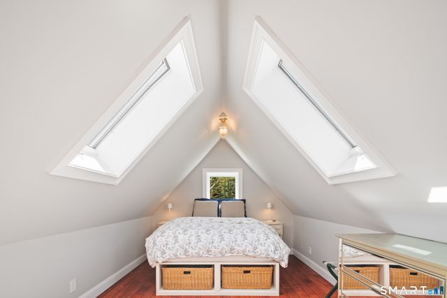 24 Llewellyn Drive, New Canaan, CT 06840