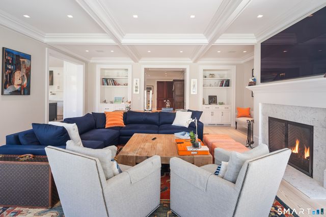 24 Llewellyn Drive, New Canaan, CT 06840