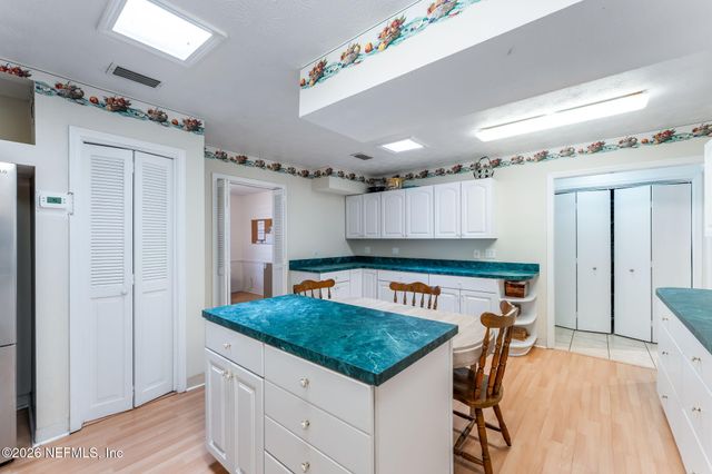 7307 MAPLE TREE Drive, Jacksonville, FL 32277