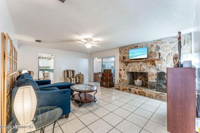 7307 MAPLE TREE Drive, Jacksonville, FL 32277