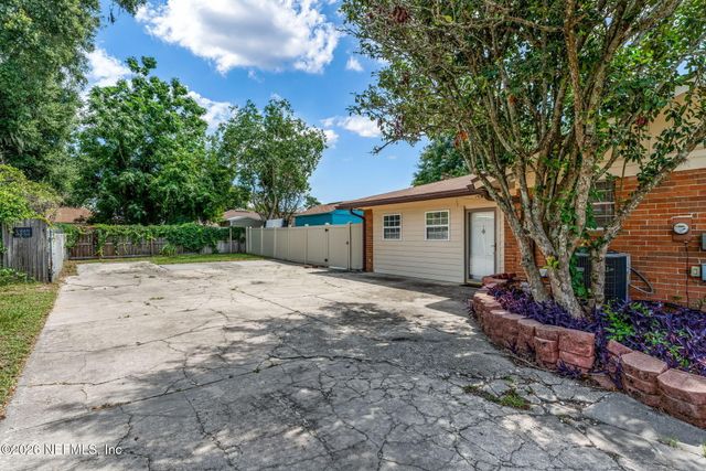 7307 MAPLE TREE Drive, Jacksonville, FL 32277