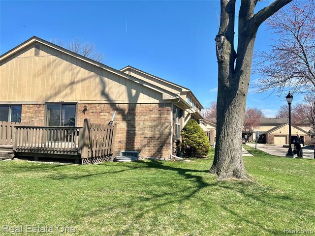 31773 Ivy Lane Lane 113, Warren, MI 48093