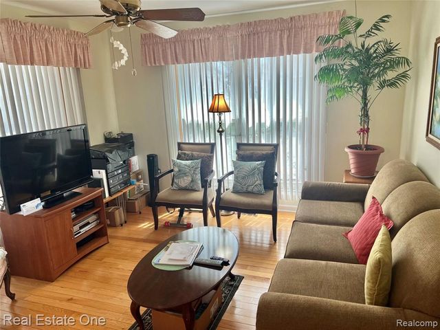 31773 Ivy Lane Lane 113, Warren, MI 48093