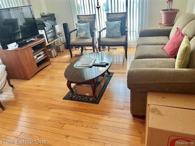 31773 Ivy Lane Lane 113, Warren, MI 48093