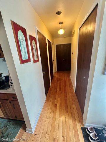 31773 Ivy Lane Lane 113, Warren, MI 48093