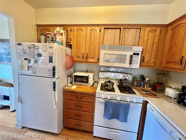 31773 Ivy Lane Lane 113, Warren, MI 48093