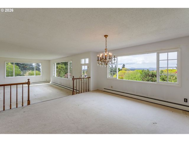 813 SKYLAND Dr, Lake Oswego, OR 97034