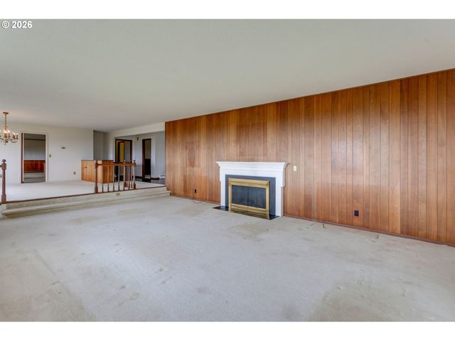 813 SKYLAND Dr, Lake Oswego, OR 97034