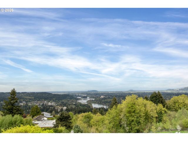 813 SKYLAND Dr, Lake Oswego, OR 97034