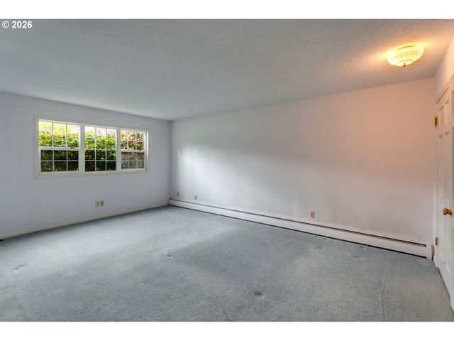 813 SKYLAND Dr, Lake Oswego, OR 97034