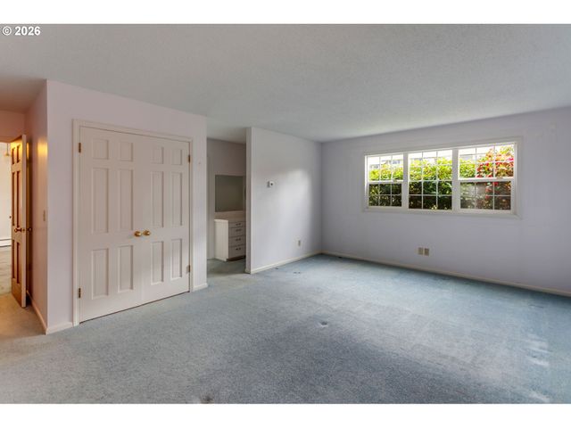 813 SKYLAND Dr, Lake Oswego, OR 97034