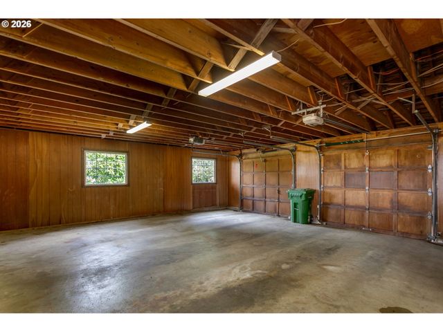 813 SKYLAND Dr, Lake Oswego, OR 97034