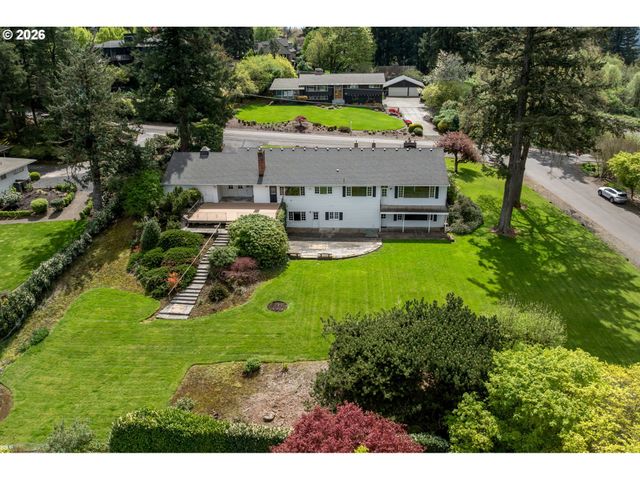 813 SKYLAND Dr, Lake Oswego, OR 97034