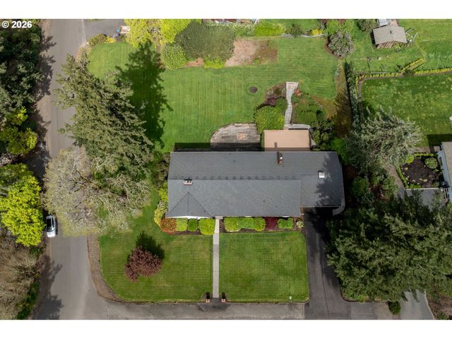 813 SKYLAND Dr, Lake Oswego, OR 97034