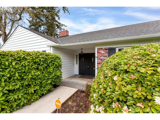 813 SKYLAND Dr, Lake Oswego, OR 97034