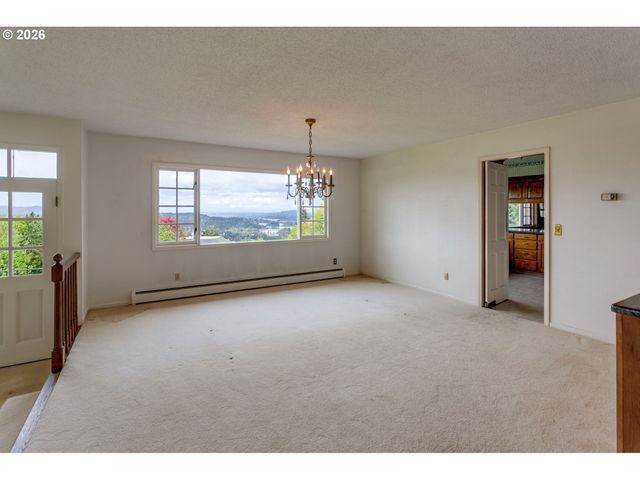 813 SKYLAND Dr, Lake Oswego, OR 97034