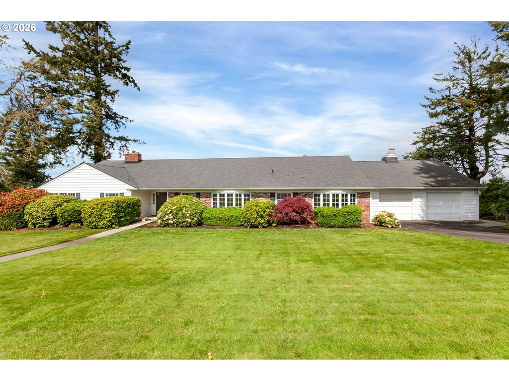 813 SKYLAND Dr, Lake Oswego, OR 97034