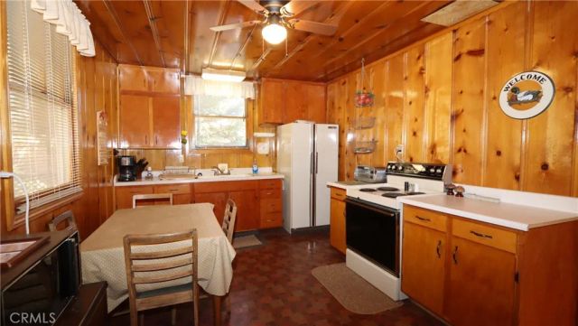 10785 Loch Lomond, Loch Lomond, CA 95461