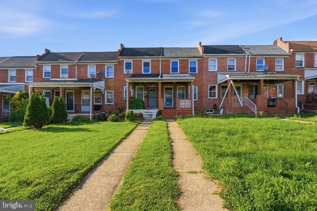 Image 2 of property listing at 6814 GOUGH ST, Baltimore, MD 21224