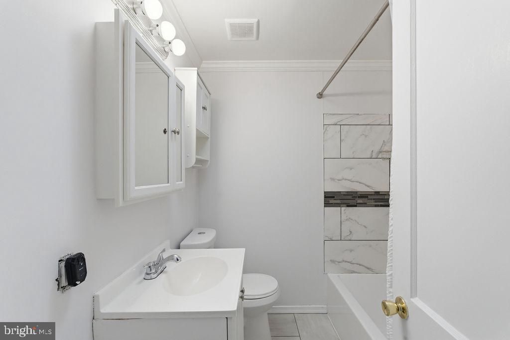 Image 20 of property listing at 6814 GOUGH ST, Baltimore, MD 21224