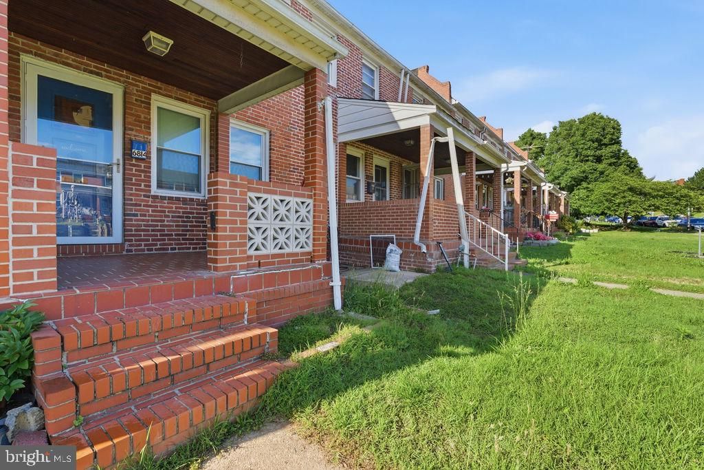 Image 4 of property listing at 6814 GOUGH ST, Baltimore, MD 21224