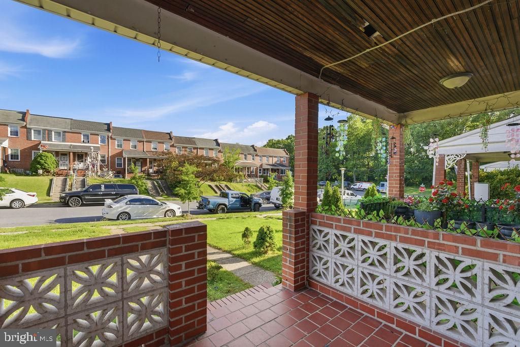 Image 5 of property listing at 6814 GOUGH ST, Baltimore, MD 21224