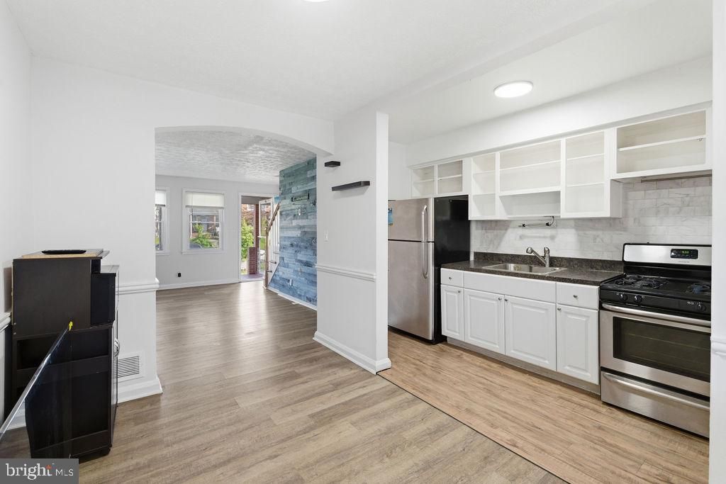 Image 7 of property listing at 6814 GOUGH ST, Baltimore, MD 21224