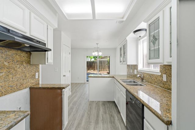 710 W Wren Drive, Visalia, CA 93291