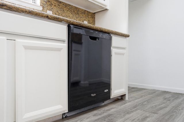 710 W Wren Drive, Visalia, CA 93291