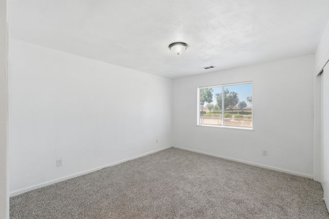 710 W Wren Drive, Visalia, CA 93291