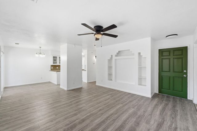 710 W Wren Drive, Visalia, CA 93291