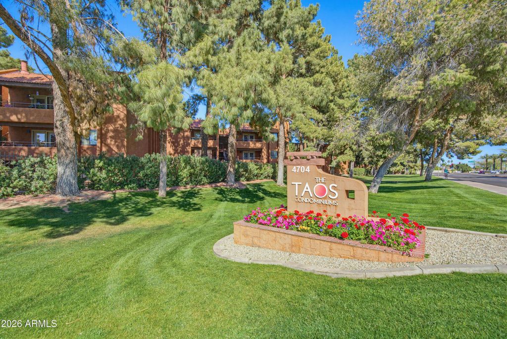 4704 E PARADISE VILLAGE Parkway N 303, Phoenix, AZ 85032