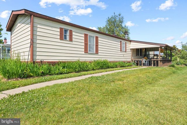 189 UPLAND CT, North Wales, PA 19454