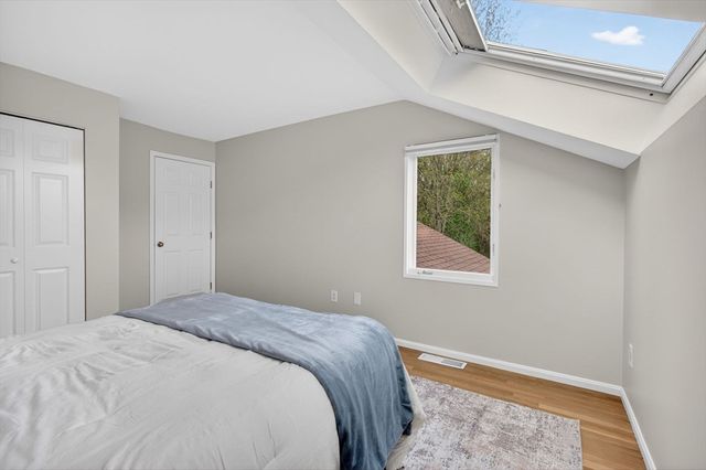 8 Heathwood Ln 8, Brookline, MA 02467