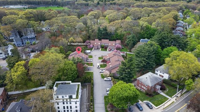 8 Heathwood Ln 8, Brookline, MA 02467