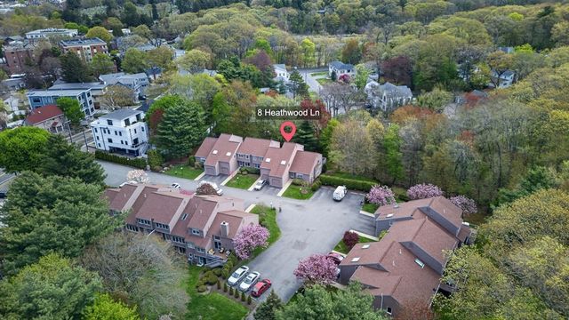 8 Heathwood Ln 8, Brookline, MA 02467