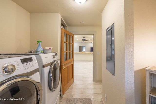 8924 E Black Bear RD, Athol, ID 83801