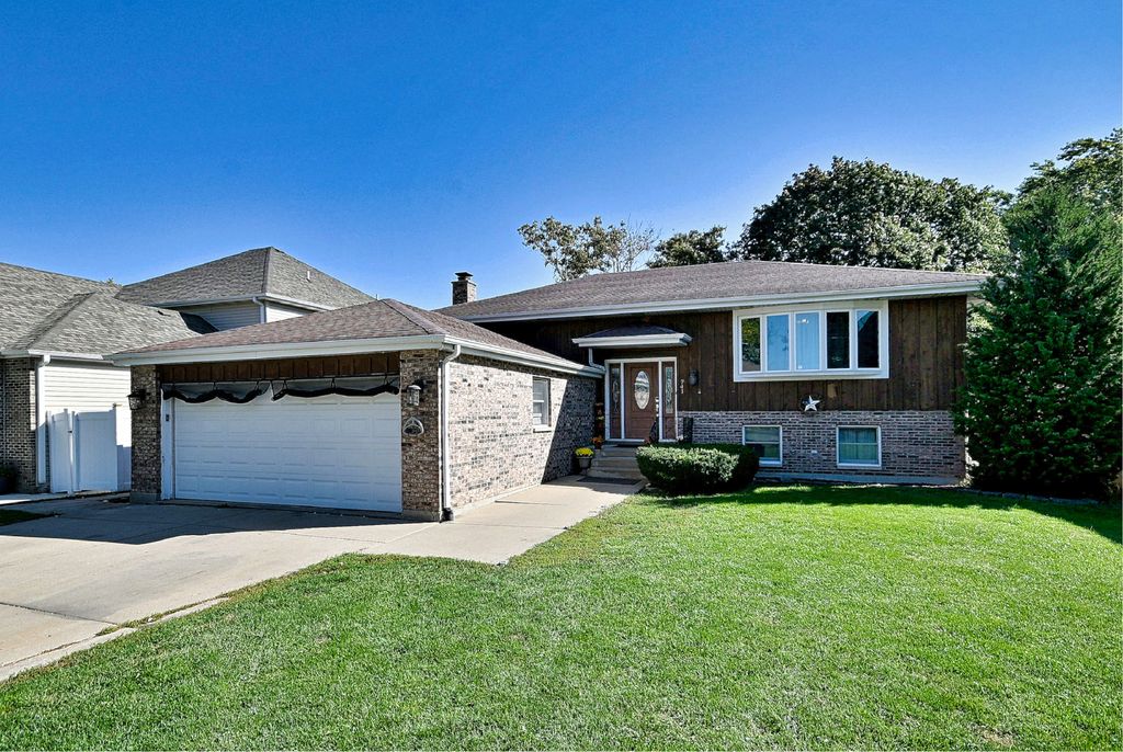 741 N Michigan Street, Elmhurst, IL 60126 — exterior